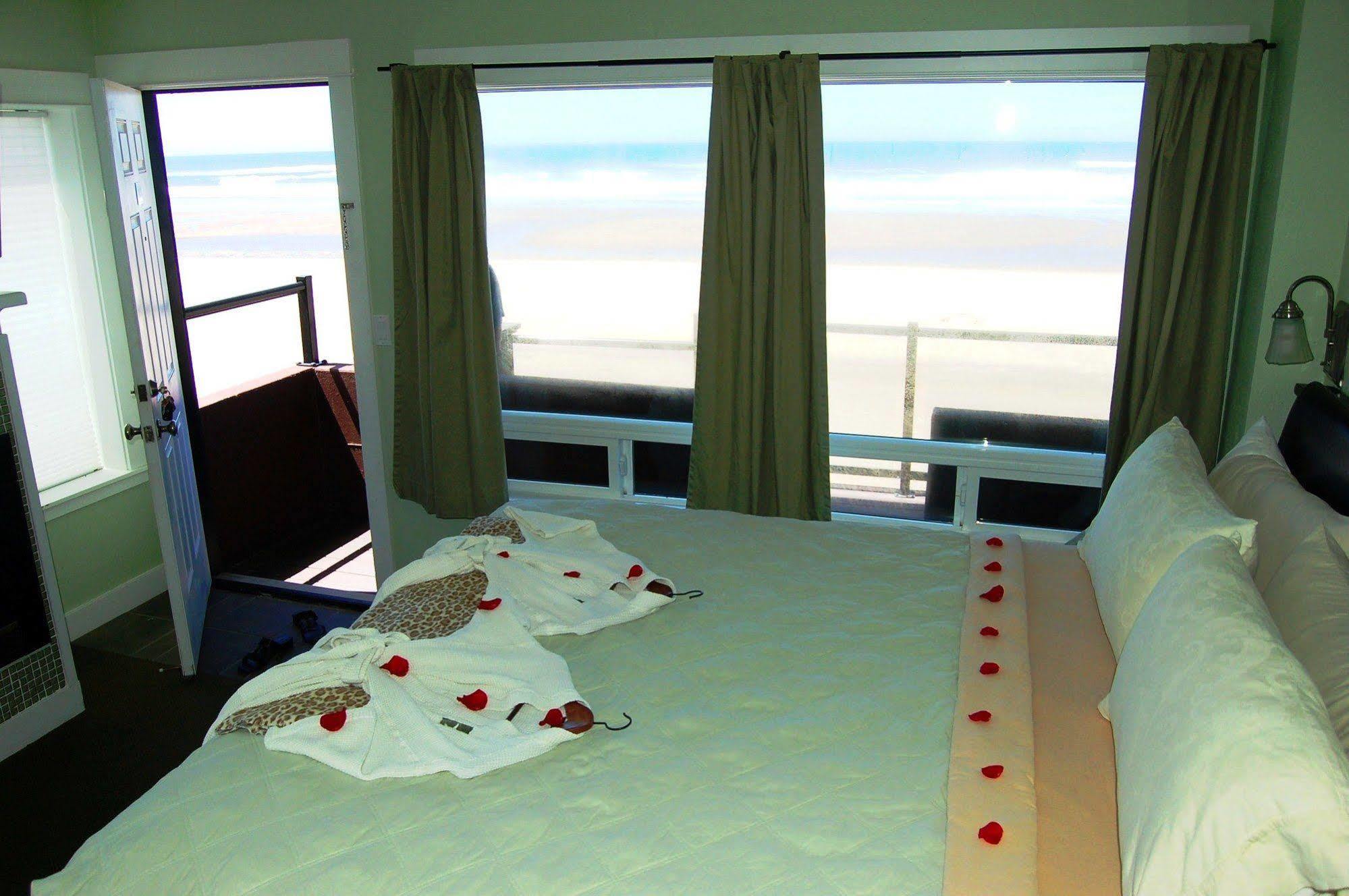 Beachfront Manor Hotel Lincoln City Exterior foto