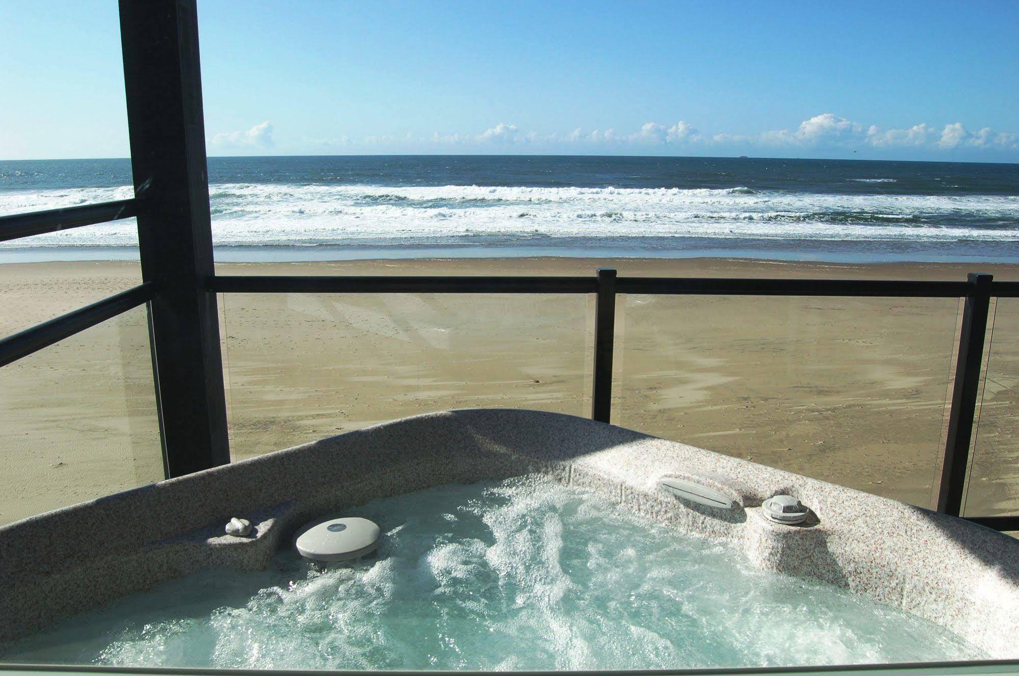 Beachfront Manor Hotel Lincoln City Exterior foto