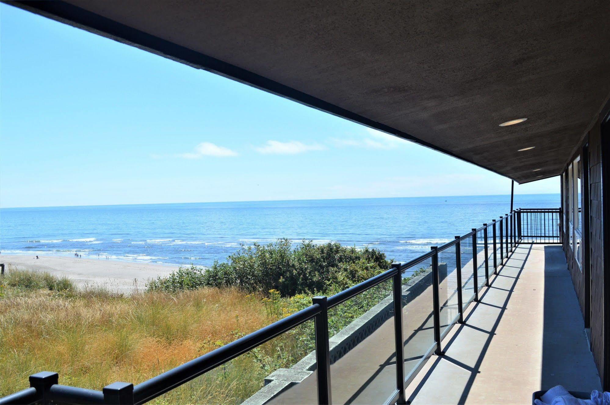 Beachfront Manor Hotel Lincoln City Exterior foto
