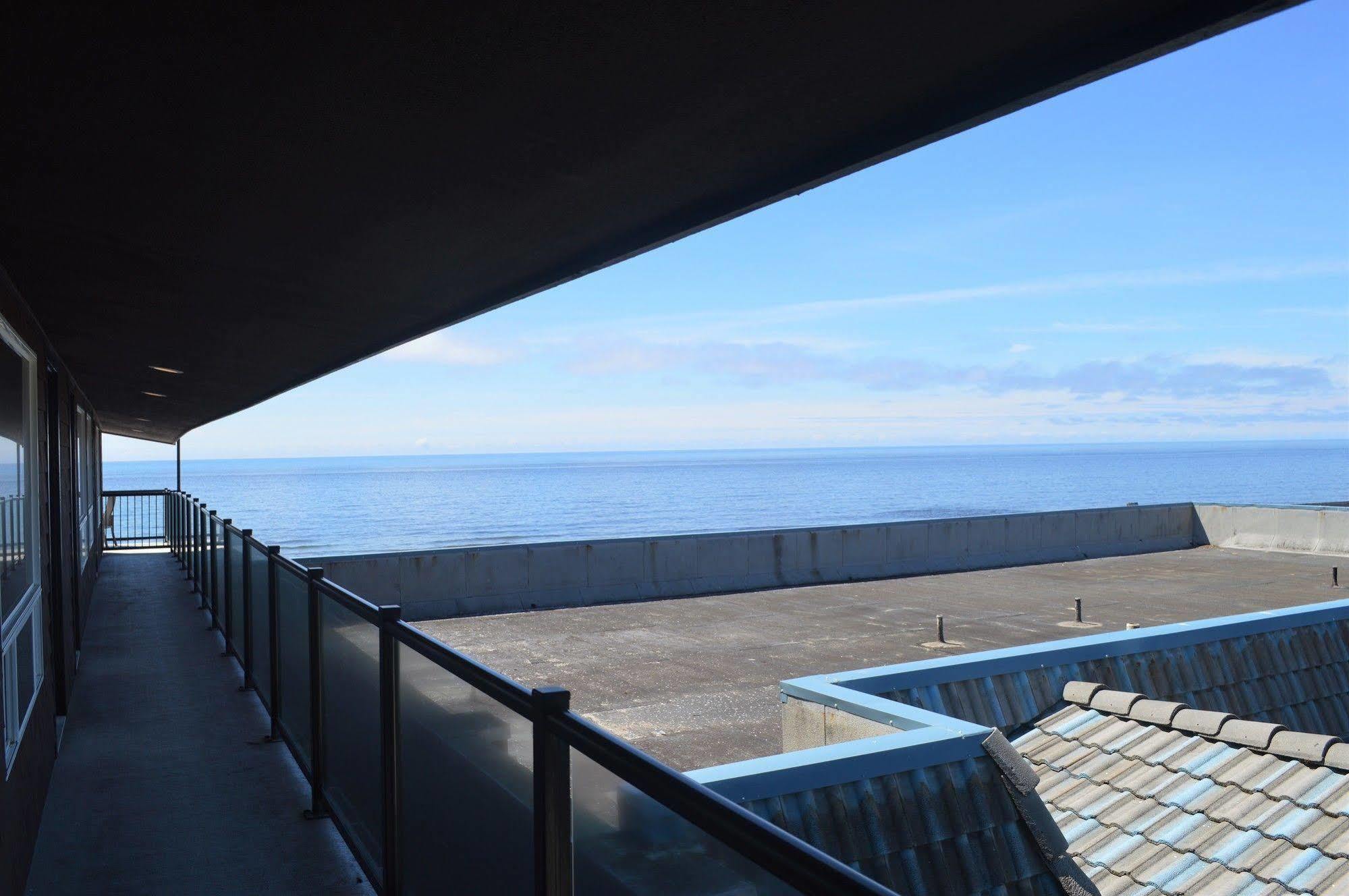 Beachfront Manor Hotel Lincoln City Exterior foto
